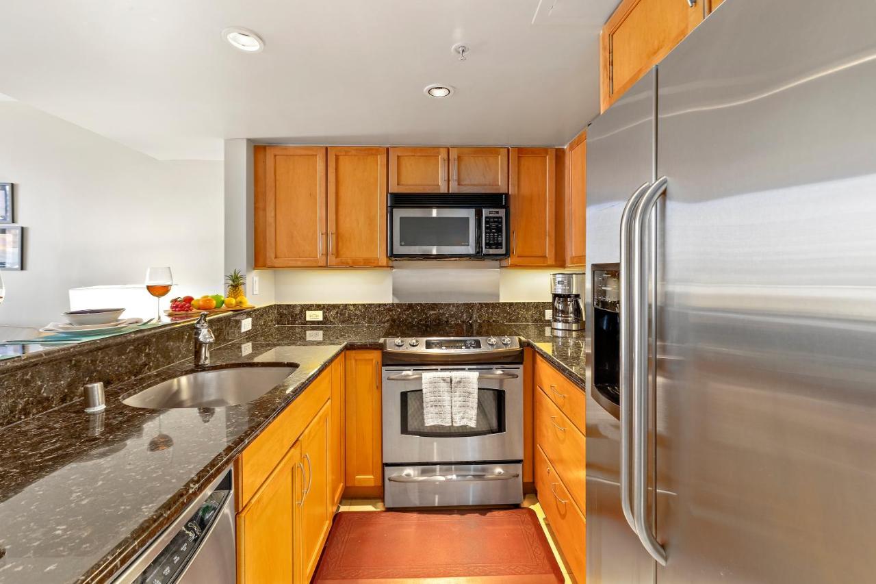 Renovated With City View At Aqua Palms Waikiki 호놀룰루 외부 사진