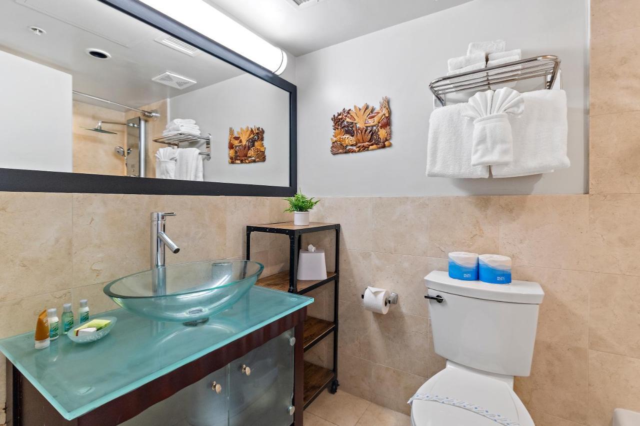 Renovated With City View At Aqua Palms Waikiki 호놀룰루 외부 사진