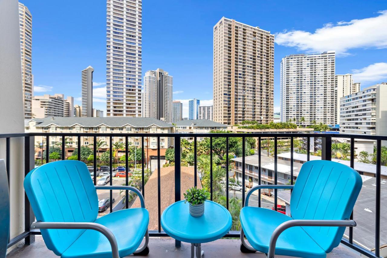 Renovated With City View At Aqua Palms Waikiki 호놀룰루 외부 사진