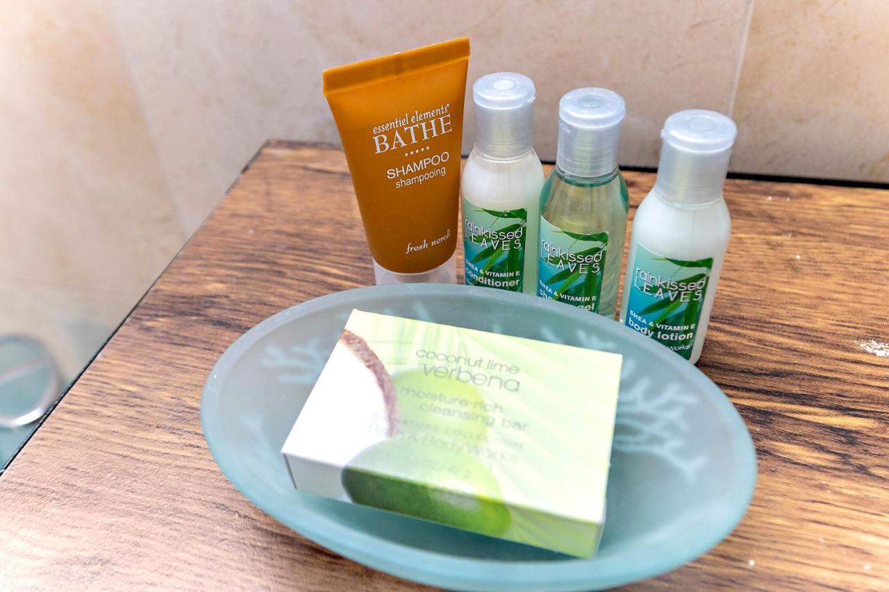 Renovated With City View At Aqua Palms Waikiki 호놀룰루 외부 사진