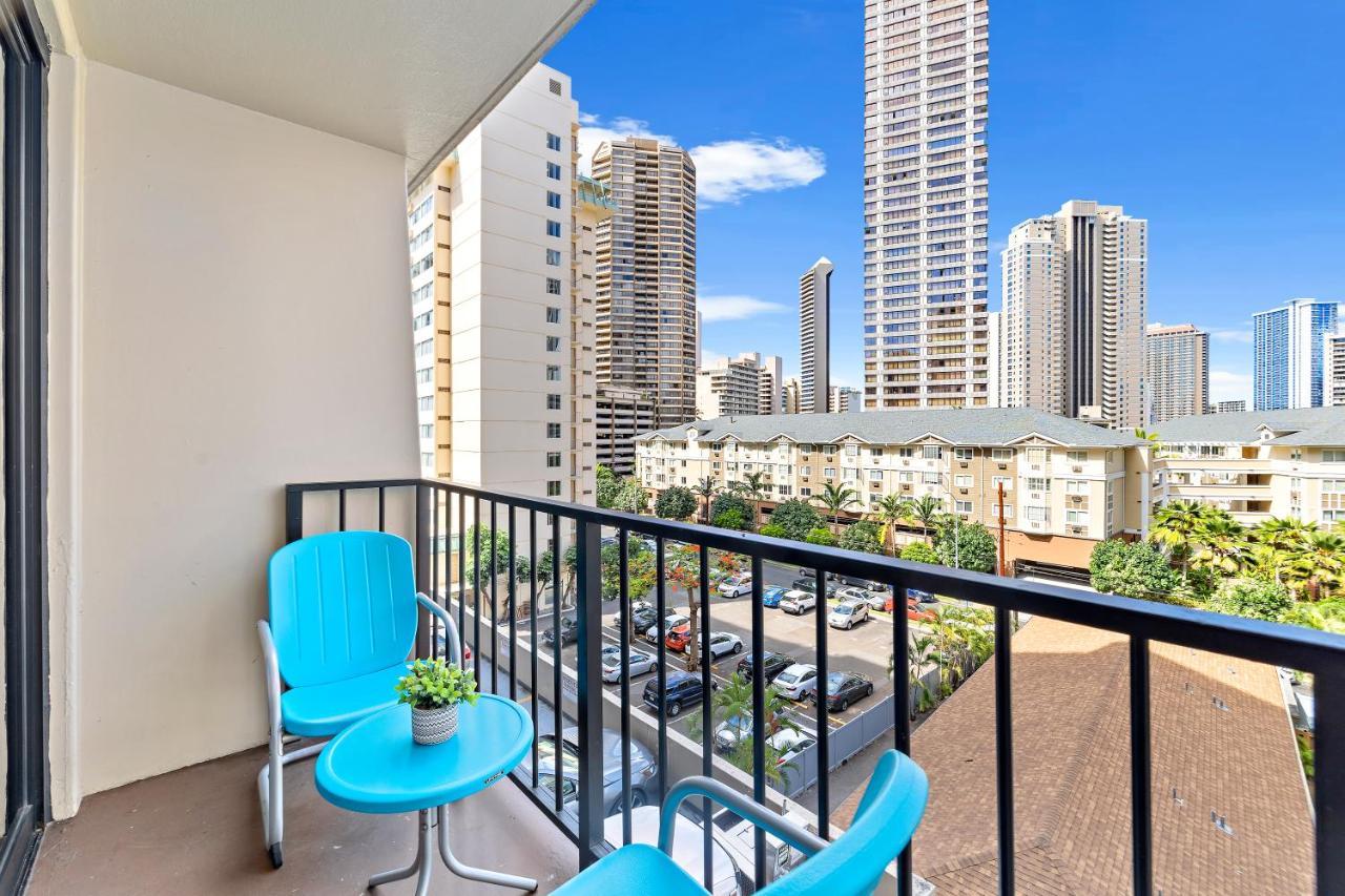 Renovated With City View At Aqua Palms Waikiki 호놀룰루 외부 사진