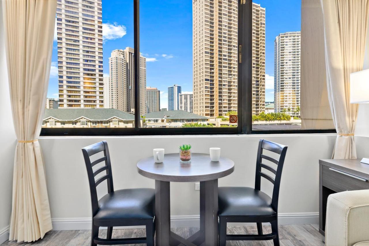 Renovated With City View At Aqua Palms Waikiki 호놀룰루 외부 사진