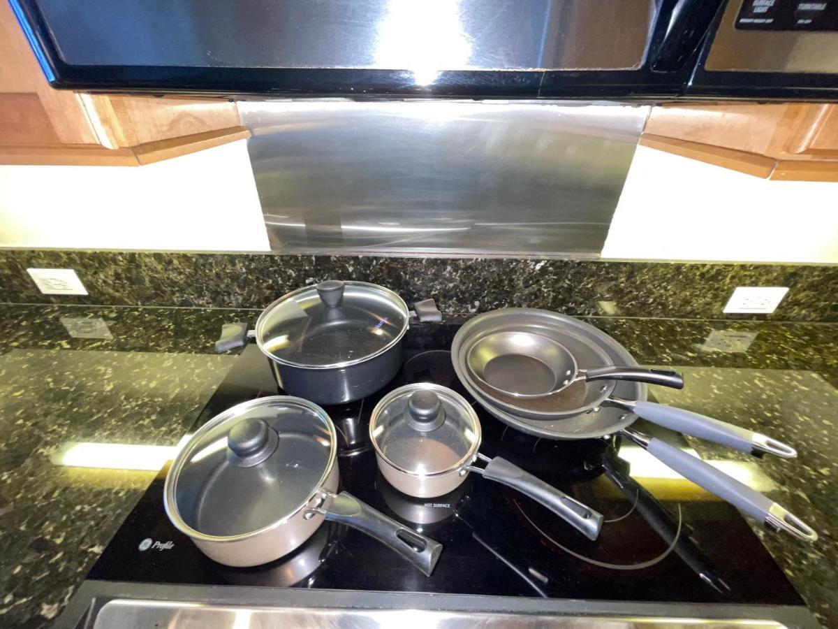 Renovated With City View At Aqua Palms Waikiki 호놀룰루 외부 사진