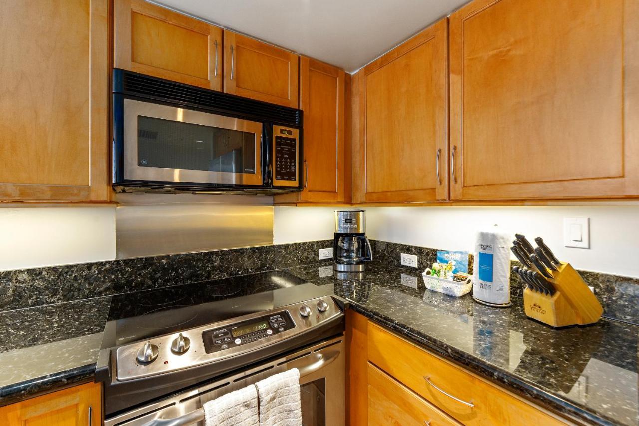 Renovated With City View At Aqua Palms Waikiki 호놀룰루 외부 사진